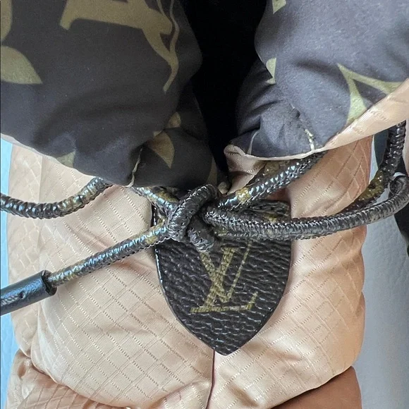 GIFTABLE! $1150 LOUIS VUITTON Monogram Nylon Pillow Comfort Boots - Size 7 / 37 - Picture 13 of 17